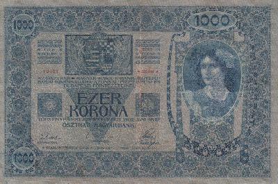 Beschrijving achterzijde: WOMAN